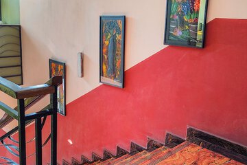 Handrails in hallways