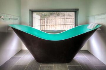 Deep Soaking Bathtub