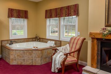 Private spa tub