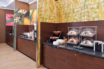 Breakfast/Coffee Service 30 of 35