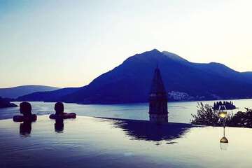 Infinity pool