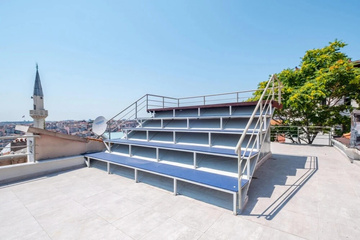 balcony