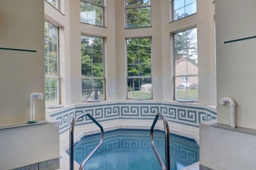 Indoor spa tub
