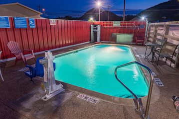 Pool 14 of 70