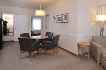 Room 27 of 86