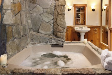 Private spa tub