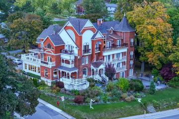 Niagara Grandview Manor