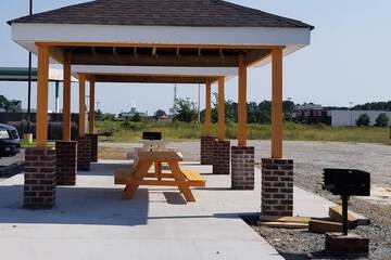 BBQ/picnic area