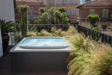 Private spa tub