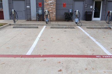 Electric vehicle charging station