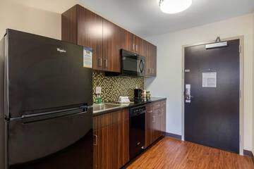 MainStay Suites St. Louis Airport