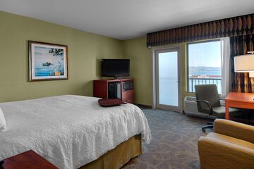 Room 32 of 80