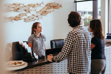 Check-in/check-out kiosk