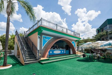 Snack bar