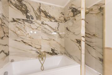 Jetted tub