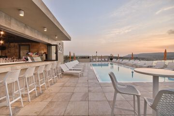 Rooftop pool
