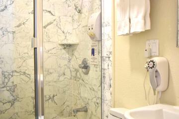 Room 21 of 39