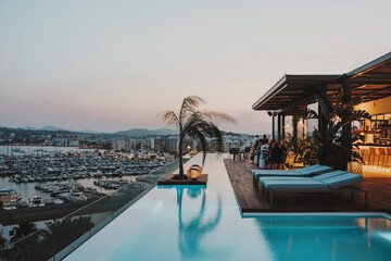 Rooftop pool