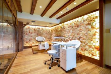 Nail salon