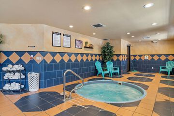 Indoor spa tub