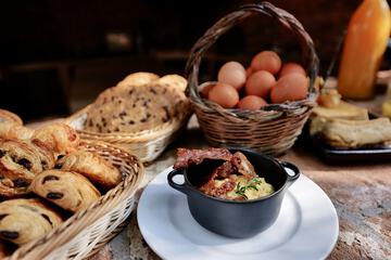 Breakfast buffet