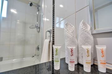 Bathroom amenities