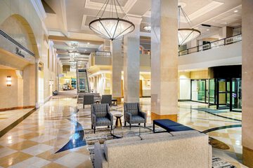 Lobby lounge