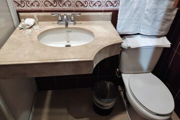 Bathroom sink