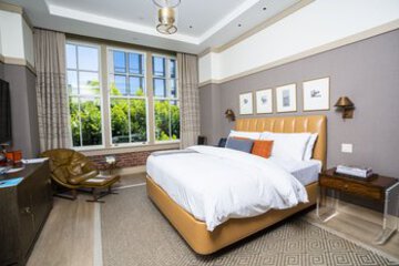Suite 53 of 105
