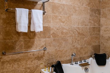 Private spa tub