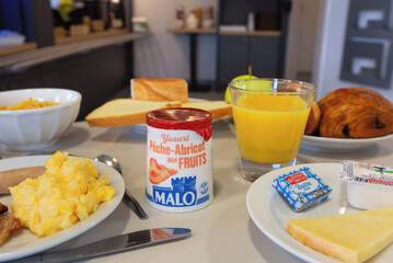 Breakfast buffet