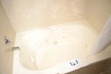 Jetted Tub