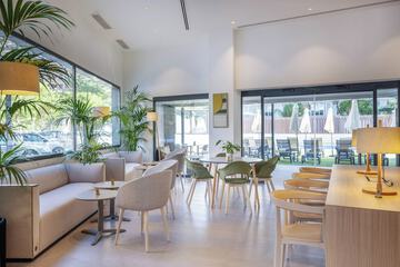 Snack bar