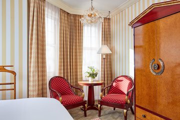 Room 21 of 34