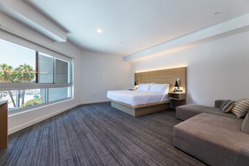 Room 55 of 81