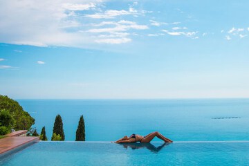 Infinity pool