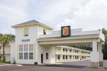 Super 8 by Wyndham Kingsland I-95 / Naval Base Area