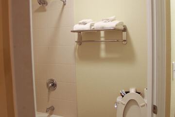Room 33 of 79