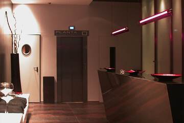 Check-in/check-out kiosk