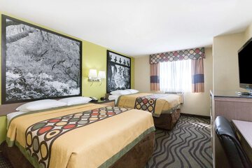 Super 8 by Wyndham Brunswick / St. Simons Island Area