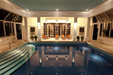 Indoor/outdoor pool