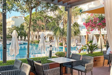 Poolside bar
