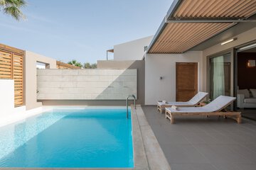 Private pool