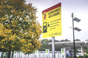 Electric vehicle charging station