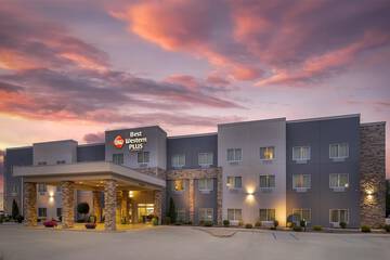 Best Western Plus Parkside Inn & Suites