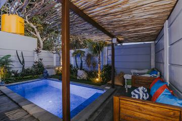 Private pool