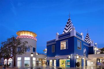 Shopping mall