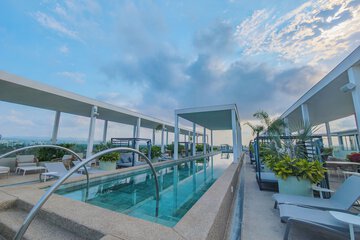 Rooftop pool