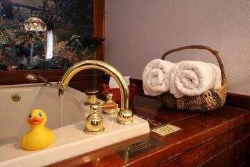 Jetted tub