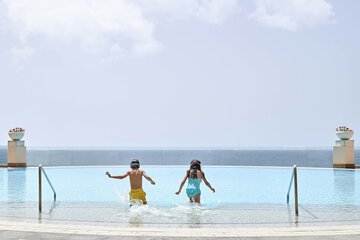 Infinity pool